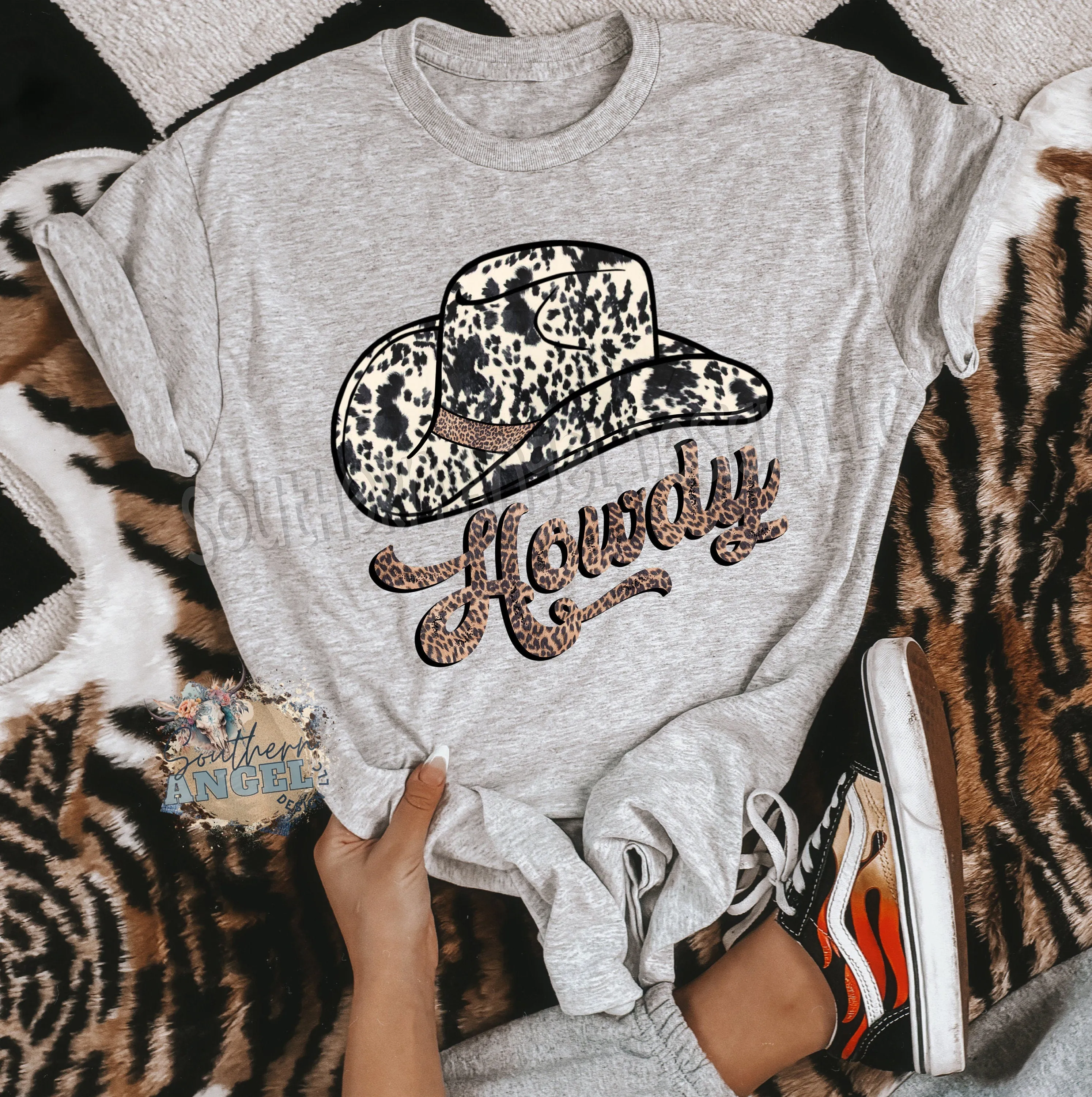 Howdy shirt, Texas forever shirt, womens Texas shirt, Texas pride shirt, State shirt, Texas shirt, Texas love, Texas strong shirt