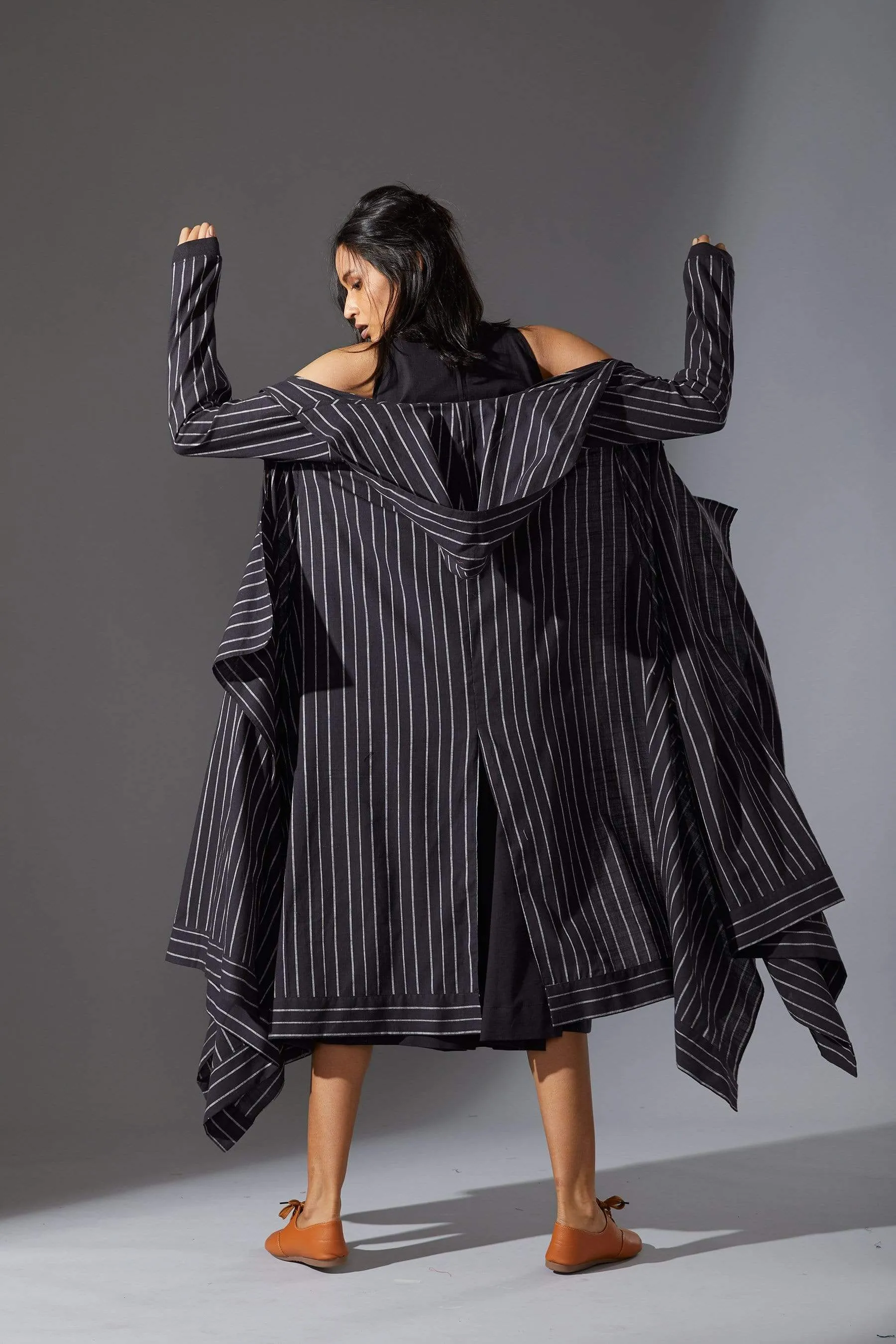 Mati Hooded Koza Black Overlay