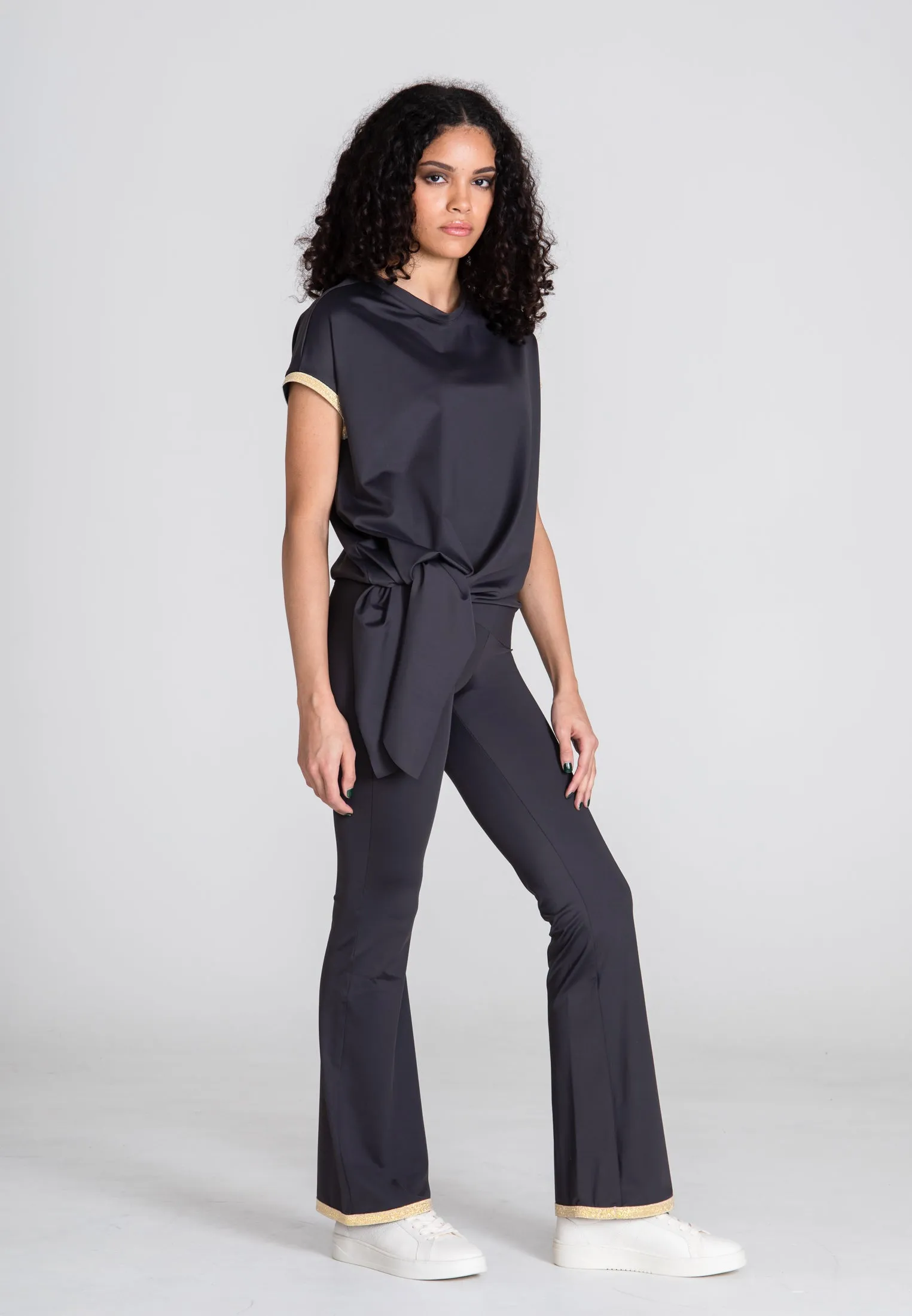The Bootcut Sport Pants Gold - Caviar
